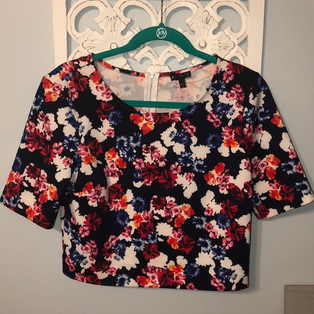 •Floral Crop Top•